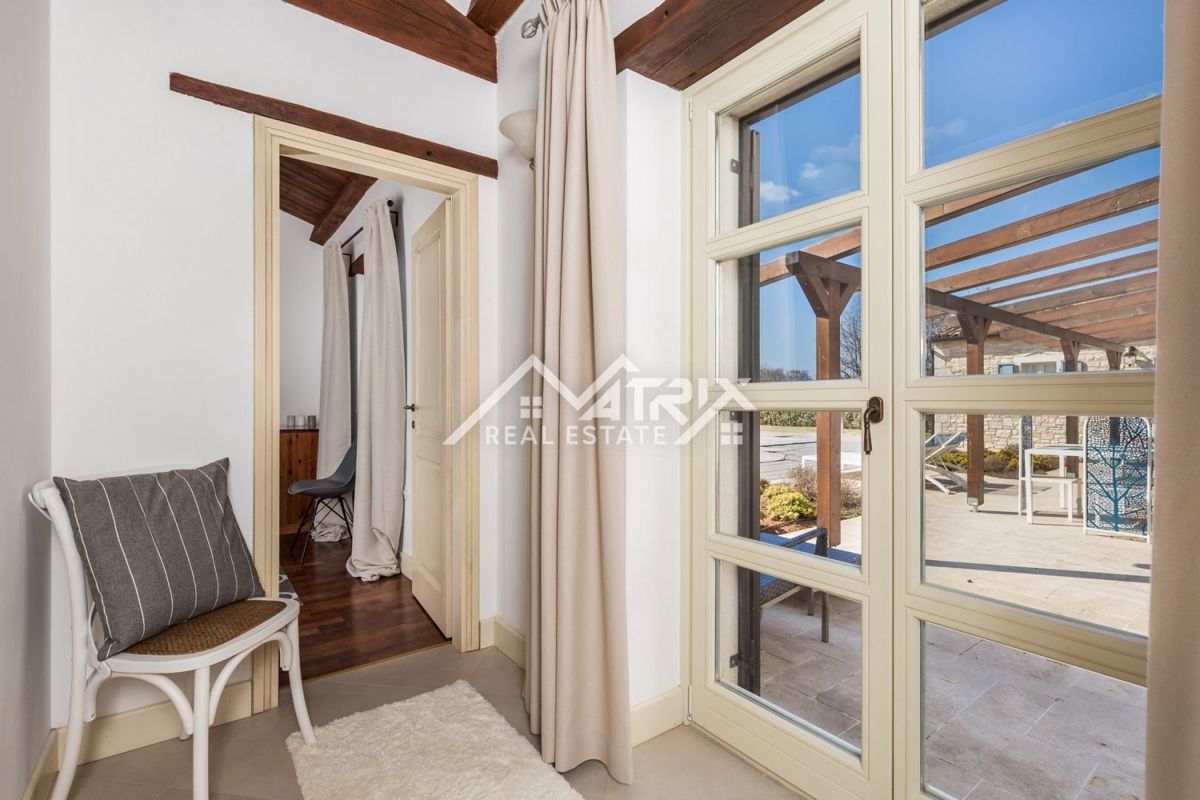 Poreč okolica - razkošna rustikalna vila z velikim vrtom