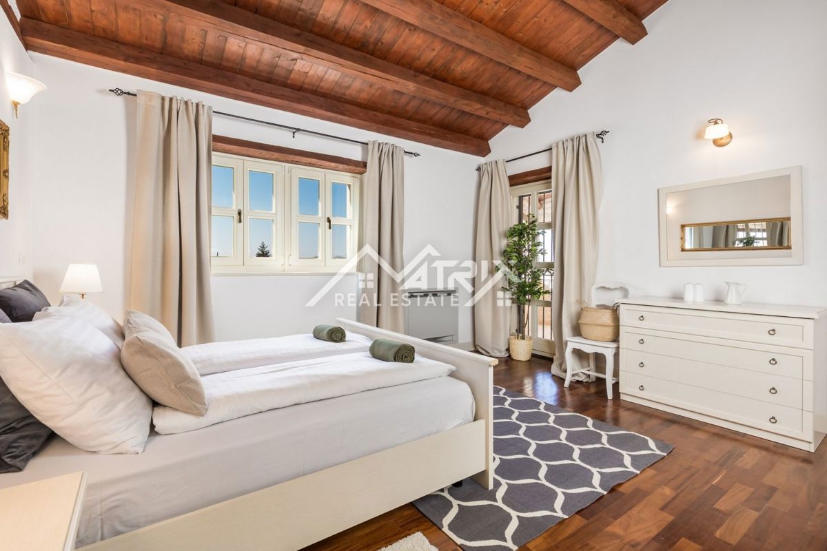 Poreč okolica - razkošna rustikalna vila z velikim vrtom