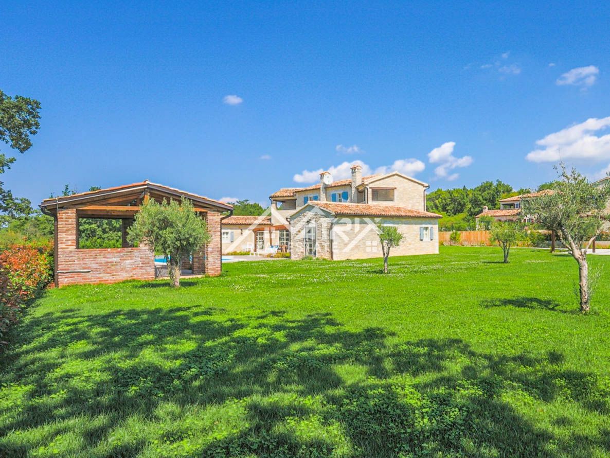 Poreč okolica - razkošna rustikalna vila z velikim vrtom