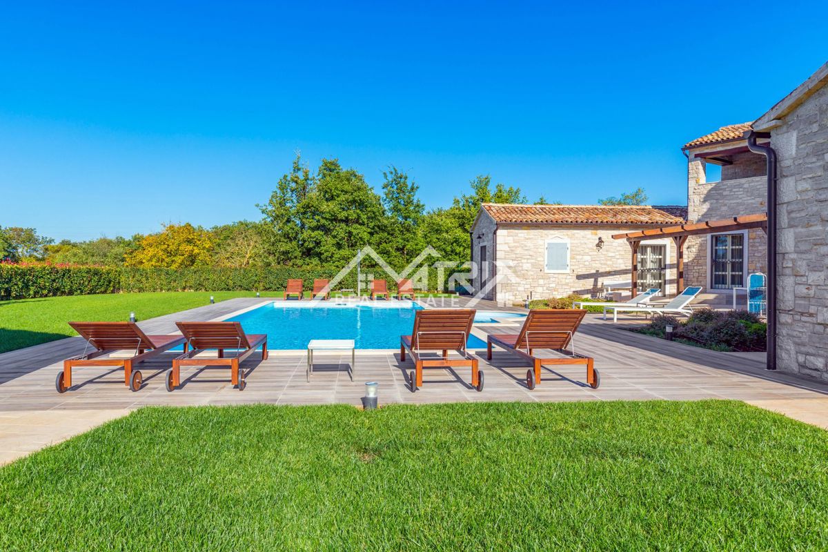 Poreč okolica - razkošna rustikalna vila z velikim vrtom