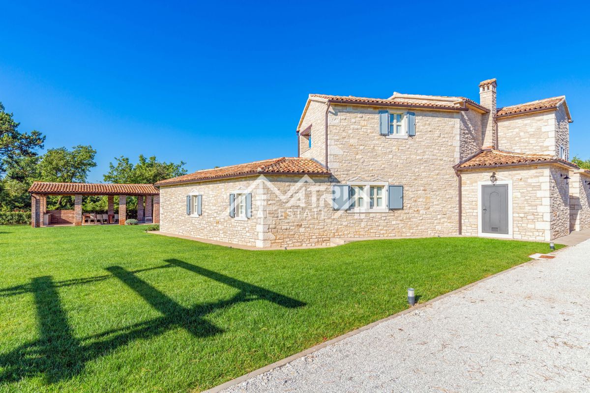 Poreč okolica - razkošna rustikalna vila z velikim vrtom
