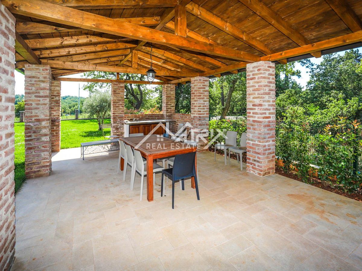 Poreč okolica - razkošna rustikalna vila z velikim vrtom
