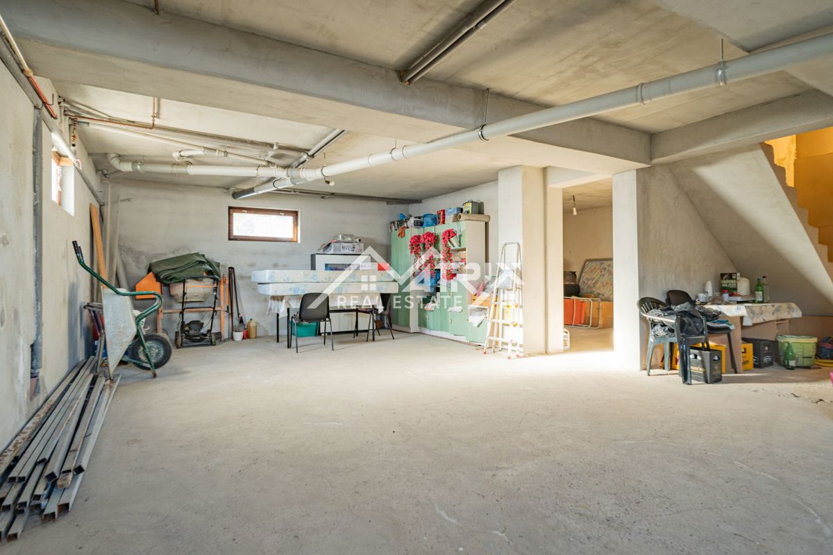 Hiša Sarvaš, Osijek - Okolica, 200m2