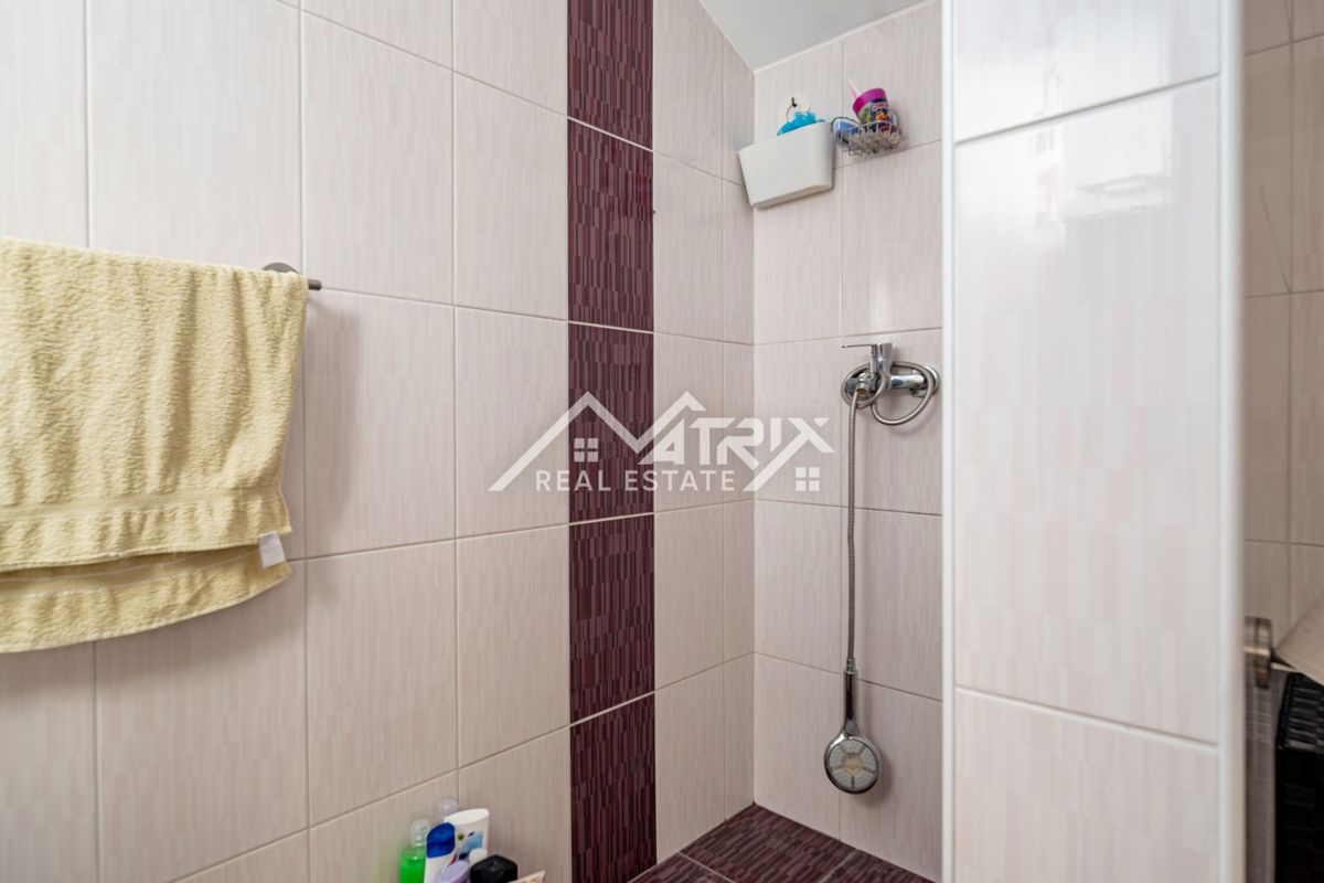 Hiša Sarvaš, Osijek - Okolica, 200m2