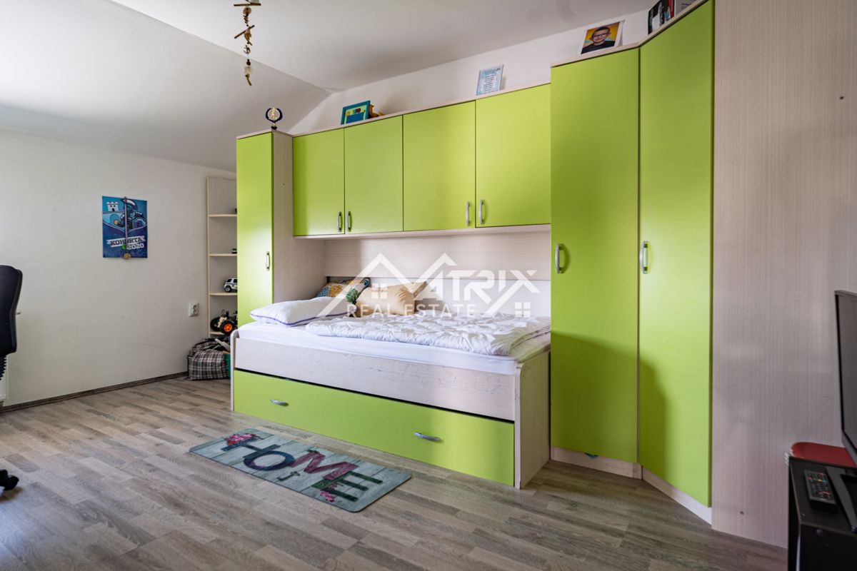 Hiša Sarvaš, Osijek - Okolica, 200m2