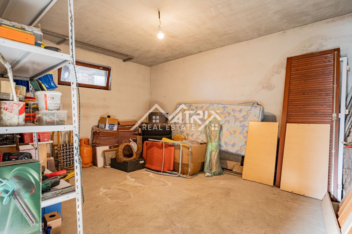 Hiša Sarvaš, Osijek - Okolica, 200m2