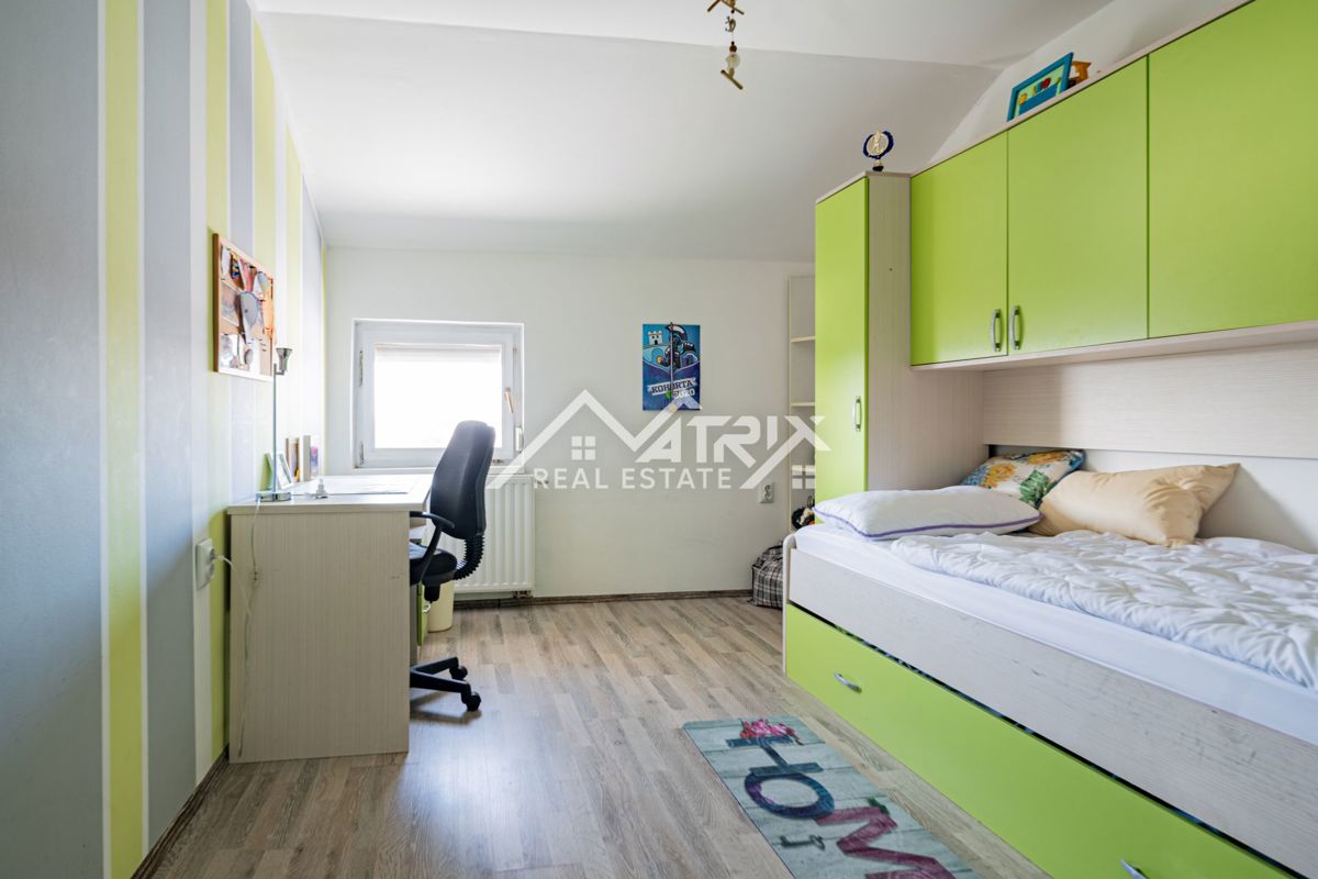 Hiša Sarvaš, Osijek - Okolica, 200m2