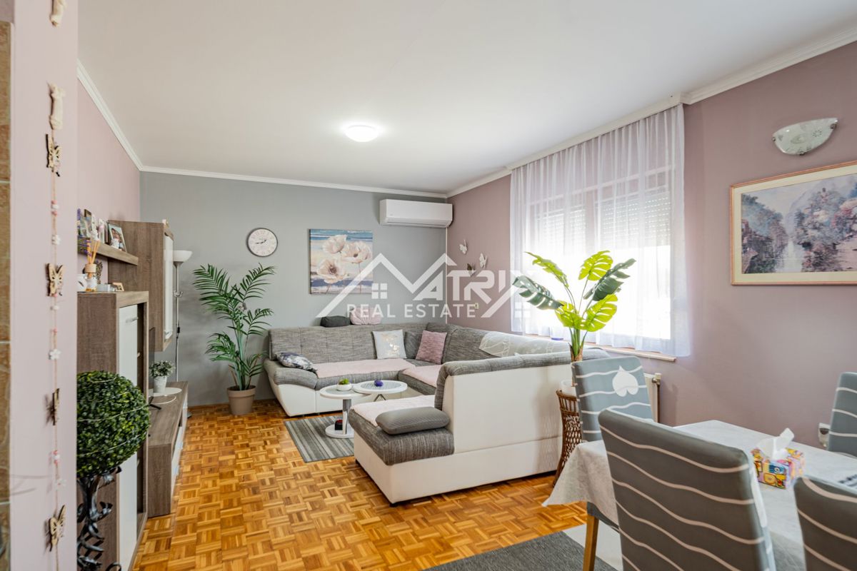 Hiša Sarvaš, Osijek - Okolica, 200m2