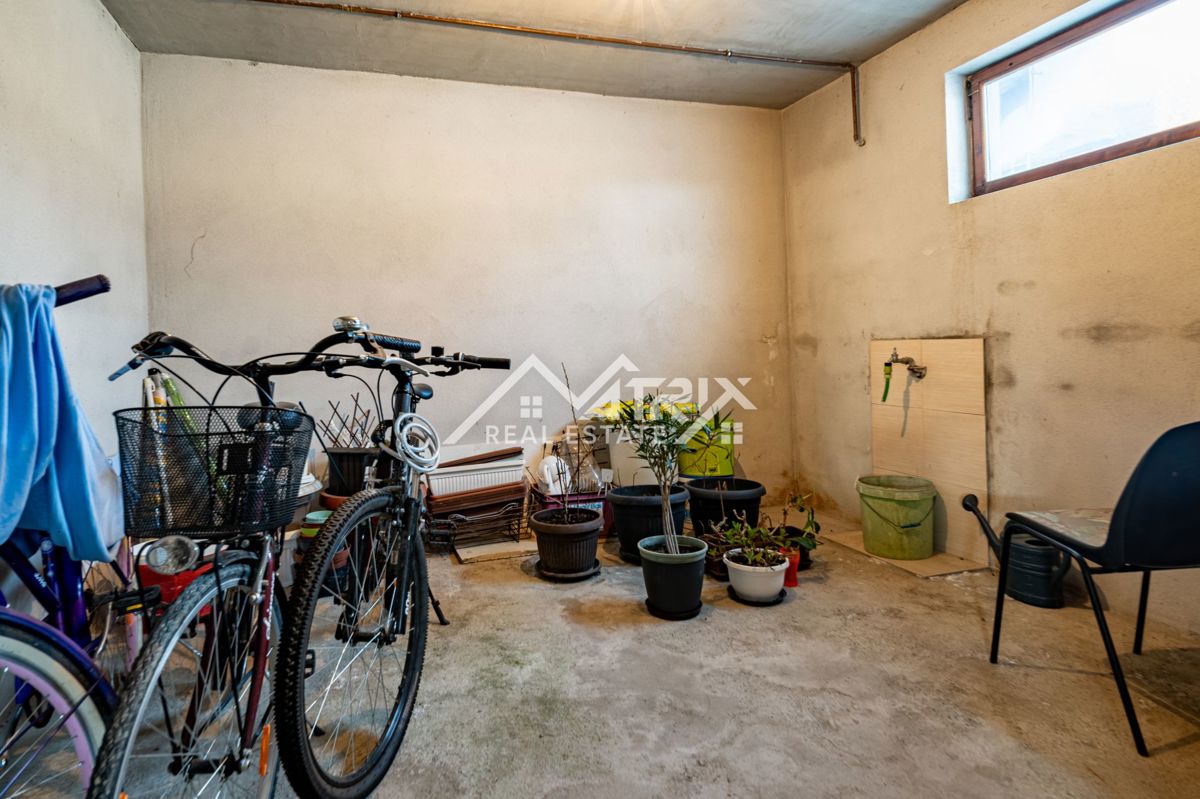 Hiša Sarvaš, Osijek - Okolica, 200m2