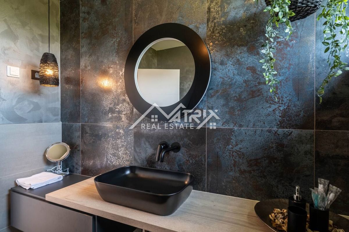 Poreč okolica, pritlični stan z bazenom in savno