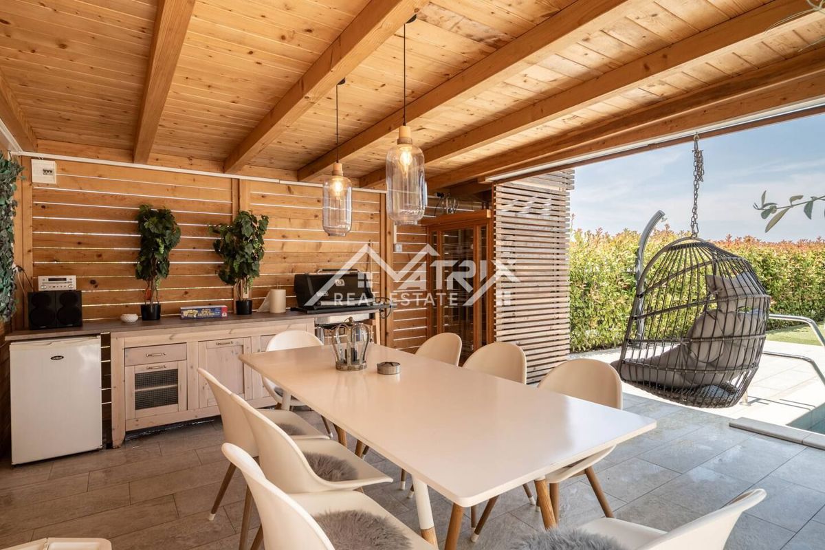 Poreč okolica, pritlični stan z bazenom in savno