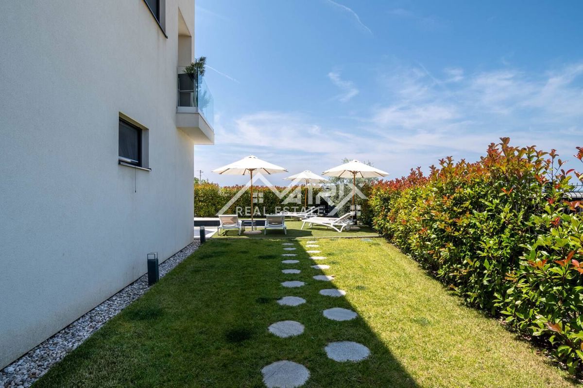 Poreč okolica, pritlični stan z bazenom in savno