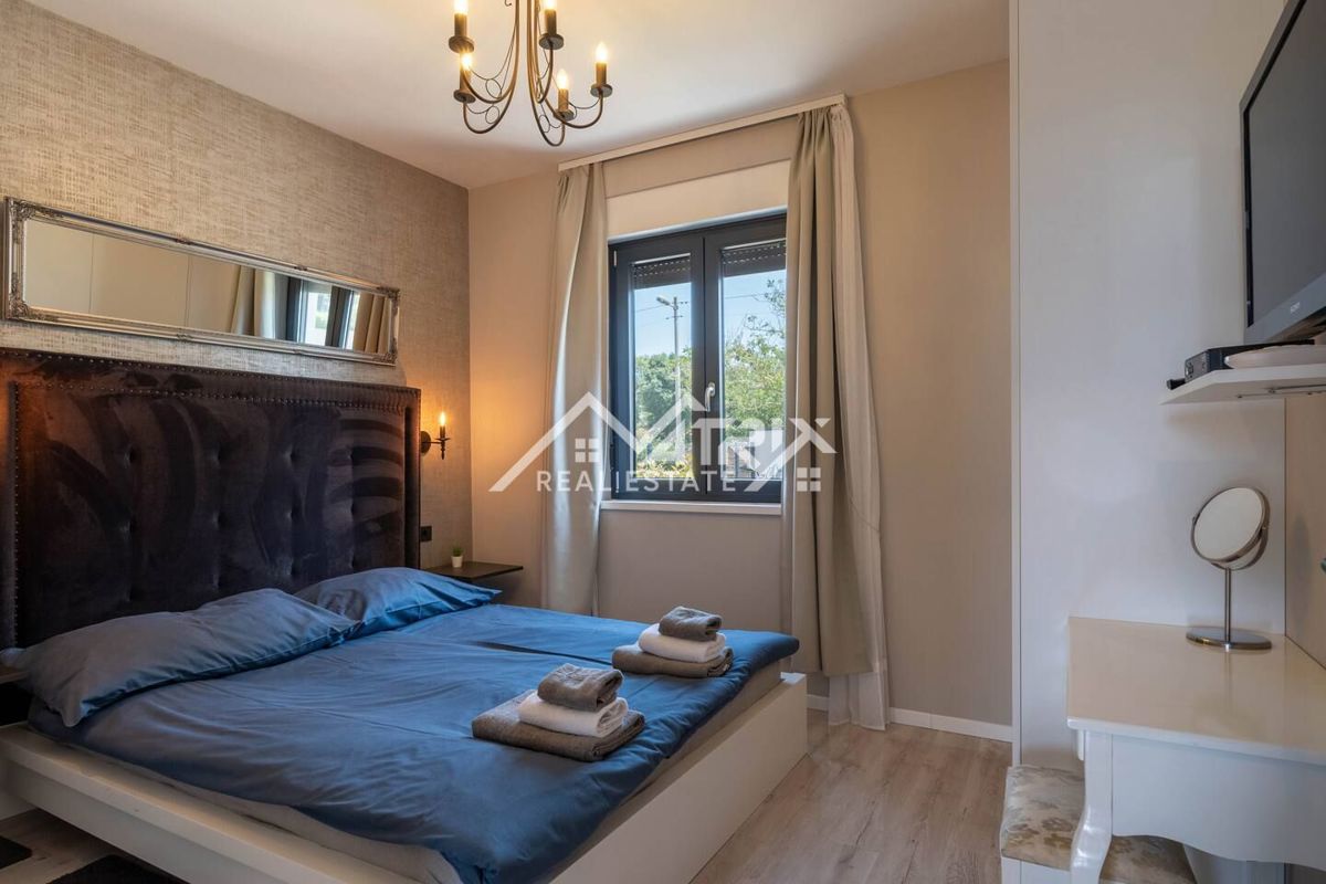 Poreč okolica, pritlični stan z bazenom in savno