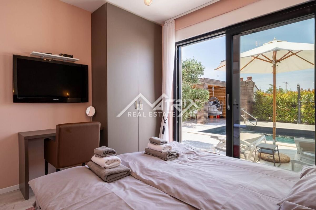 Poreč okolica, pritlični stan z bazenom in savno