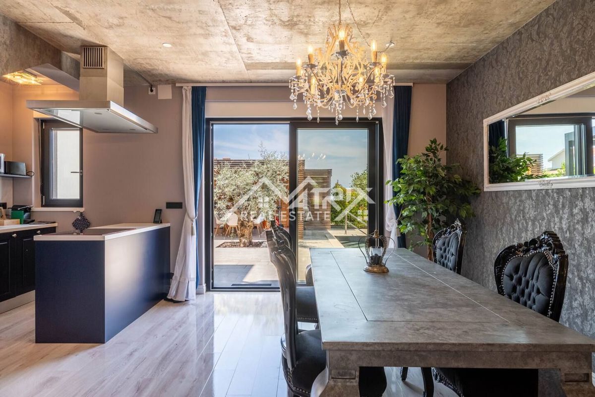 Poreč okolica, pritlični stan z bazenom in savno