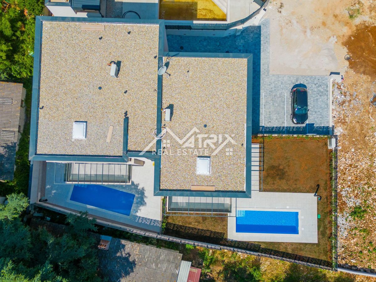 Poreč, moderno stanovanje z bazenom in pogledom na morje!