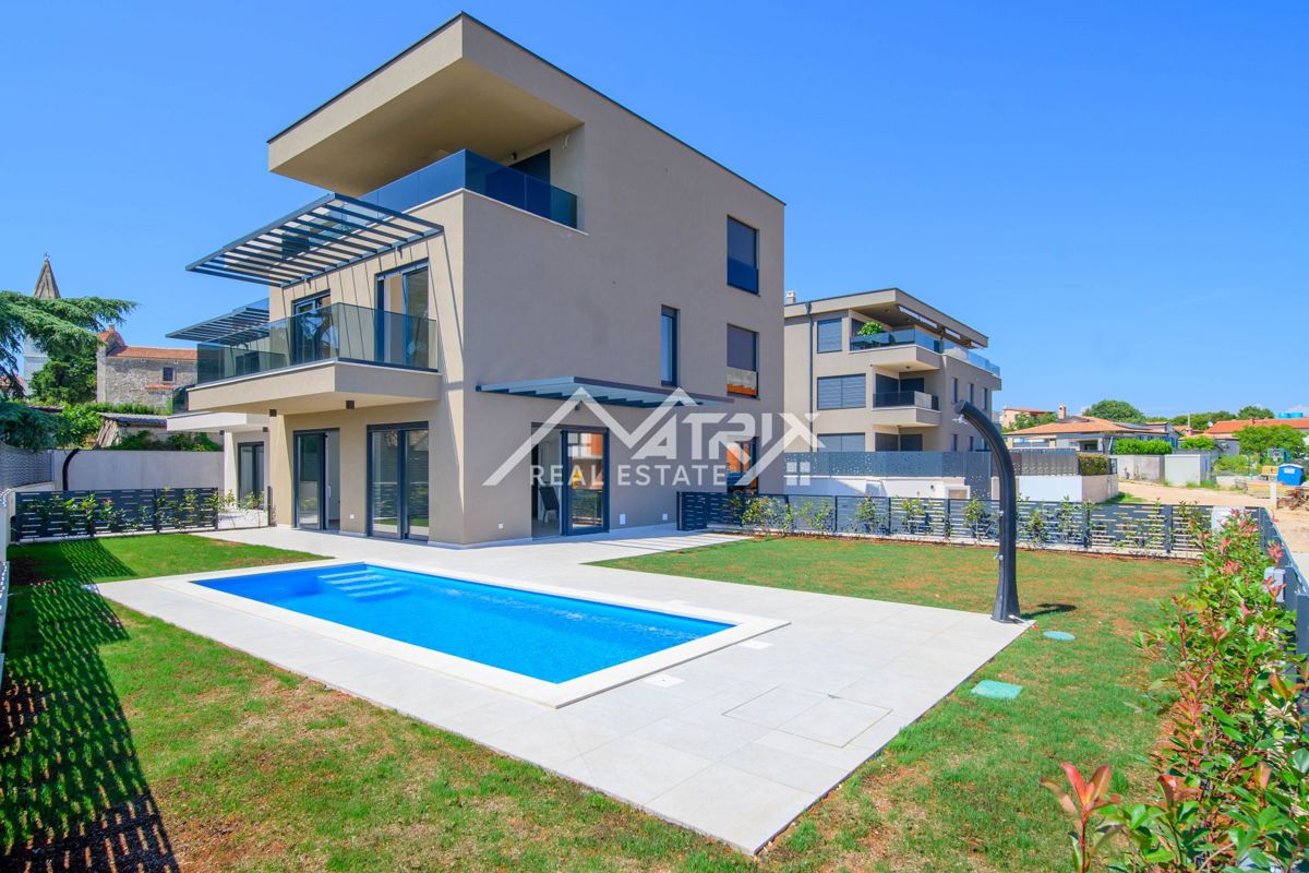 Poreč, moderno stanovanje z bazenom in pogledom na morje!