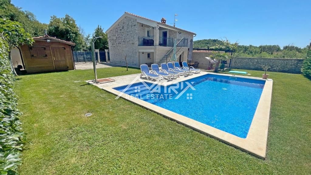 Poreč okolica, samostojna hiša z bazenom