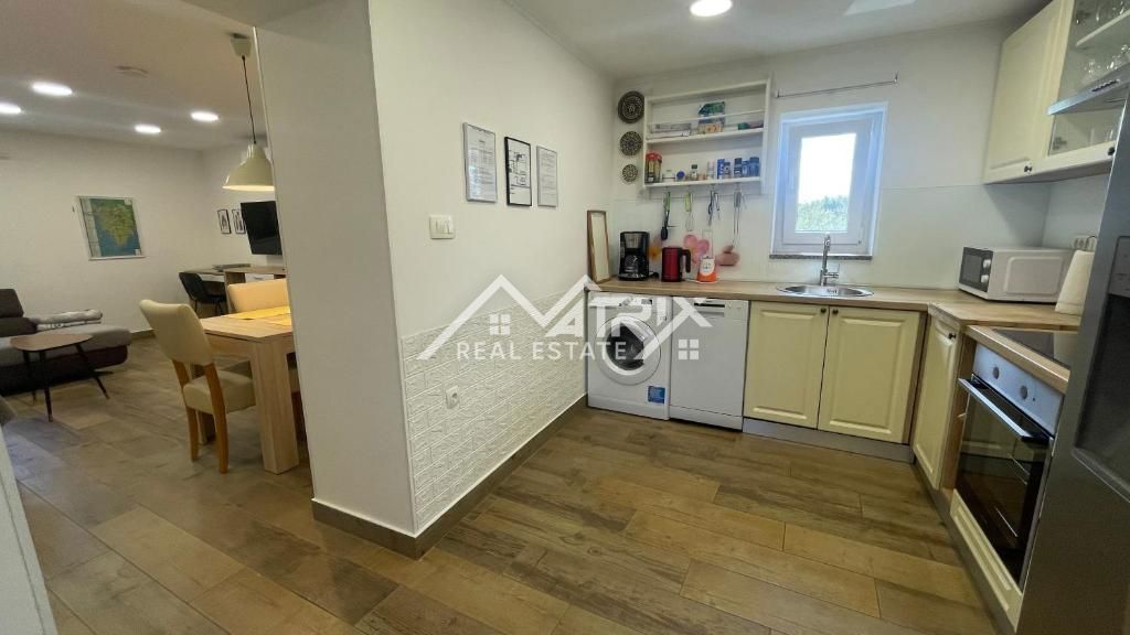 Poreč okolica, samostojna hiša z bazenom