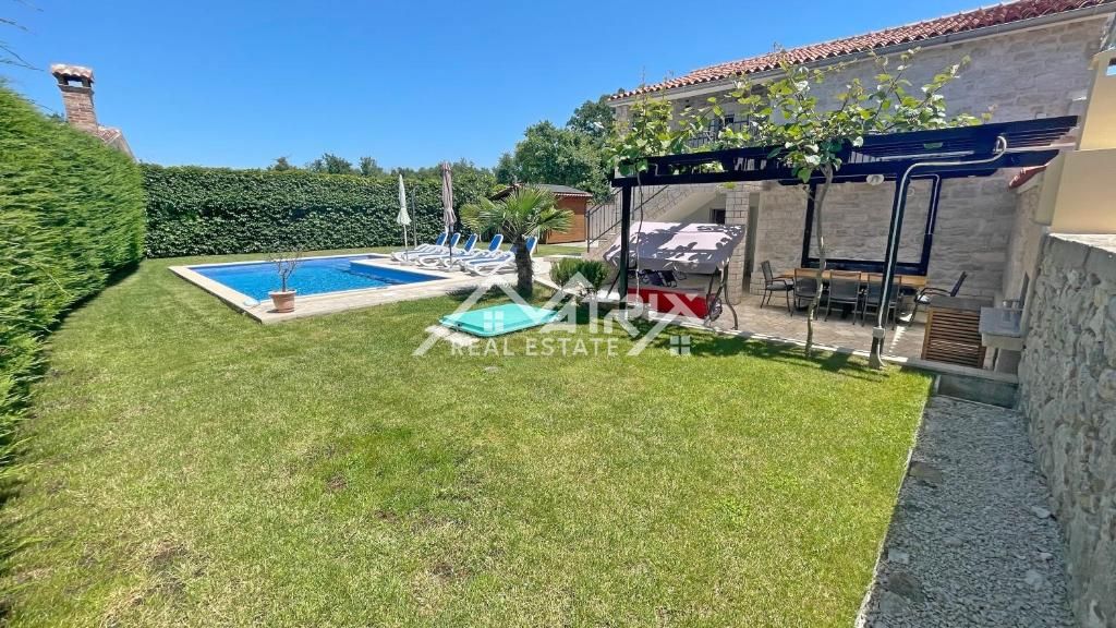 Poreč okolica, samostojna hiša z bazenom