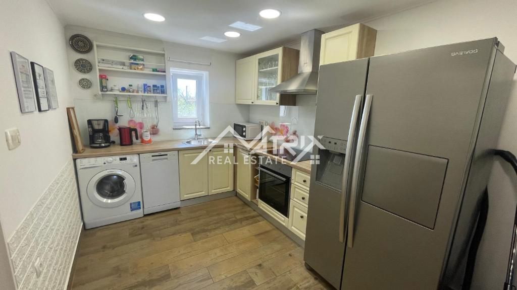 Poreč okolica, samostojna hiša z bazenom