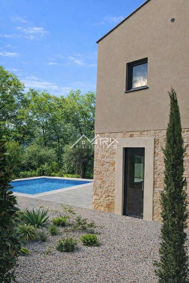 Novigrad okolica, samostojna hiša z bazenom