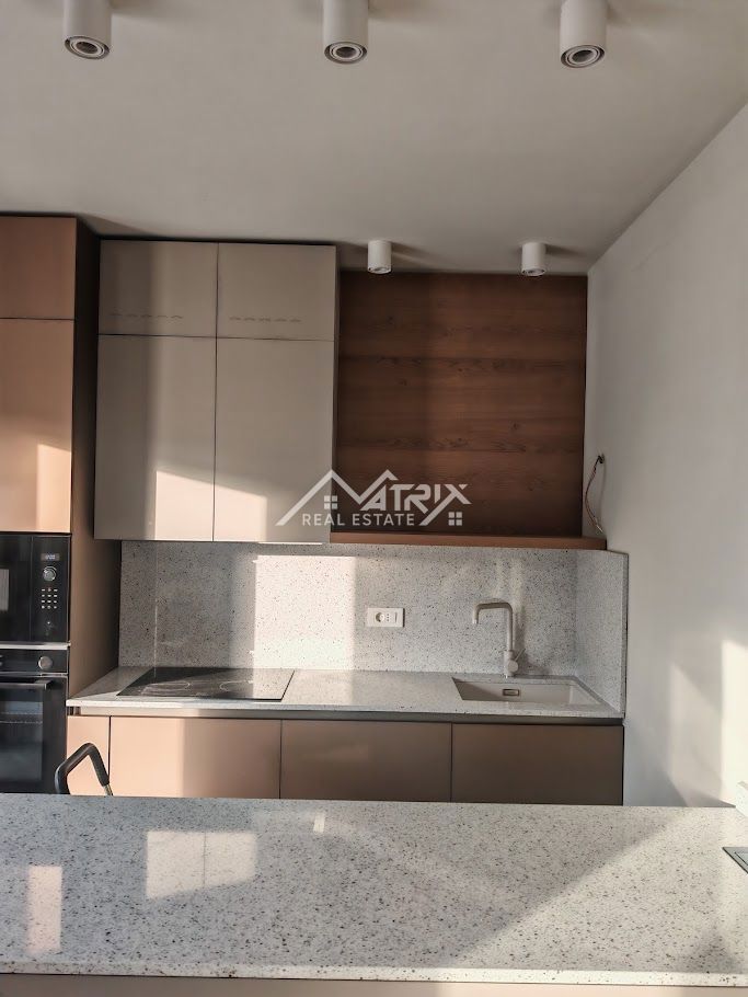 Novigrad okolica, samostojna hiša z bazenom