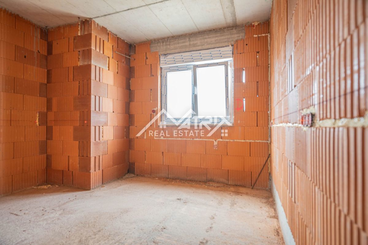 Peroj, stanovanje 2 spalnici, terasa in garaža, pogled morje