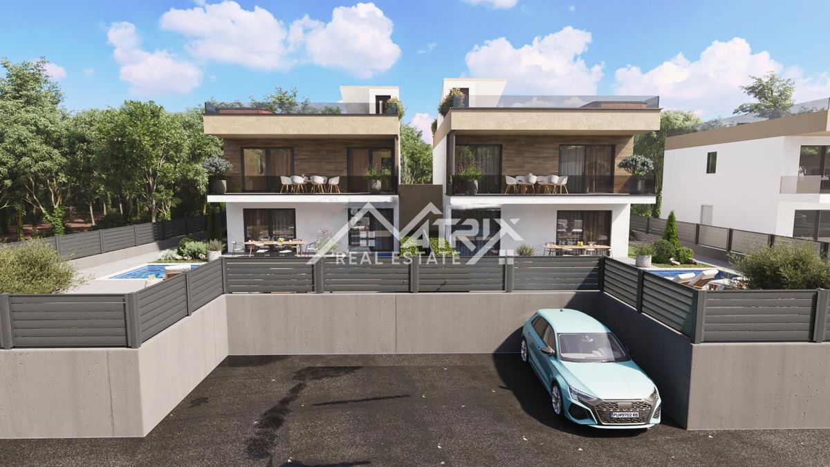 Brtonigla, moderna dvojčka z bazenom, 3 spalnice