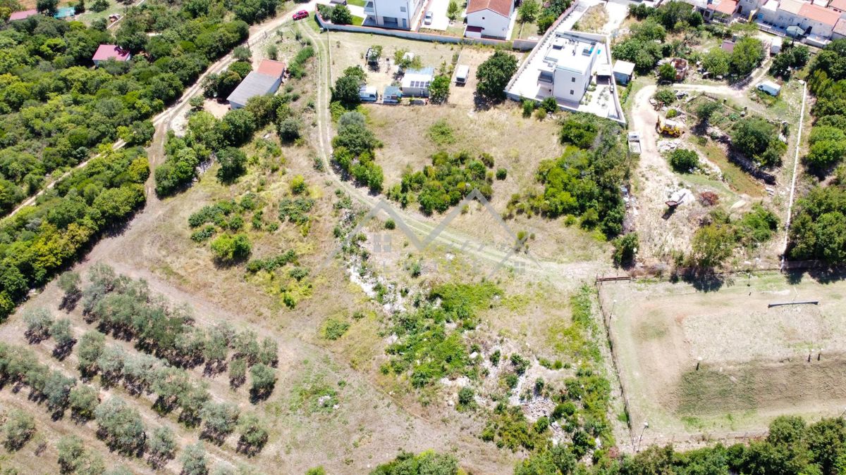 Zemljišče Bale, 3.657m2