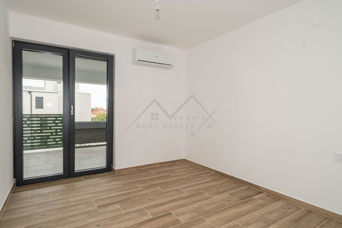 Novigrad, čudovito stanovanje le 500 m od morja