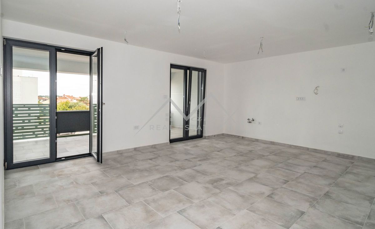 Novigrad, čudovito stanovanje le 500 m od morja