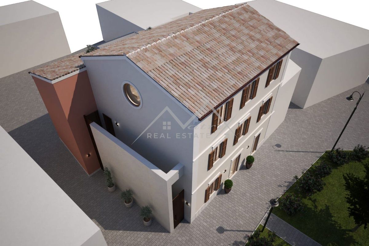 Novigrad center, trisobno stanovanje s pogledom na morje