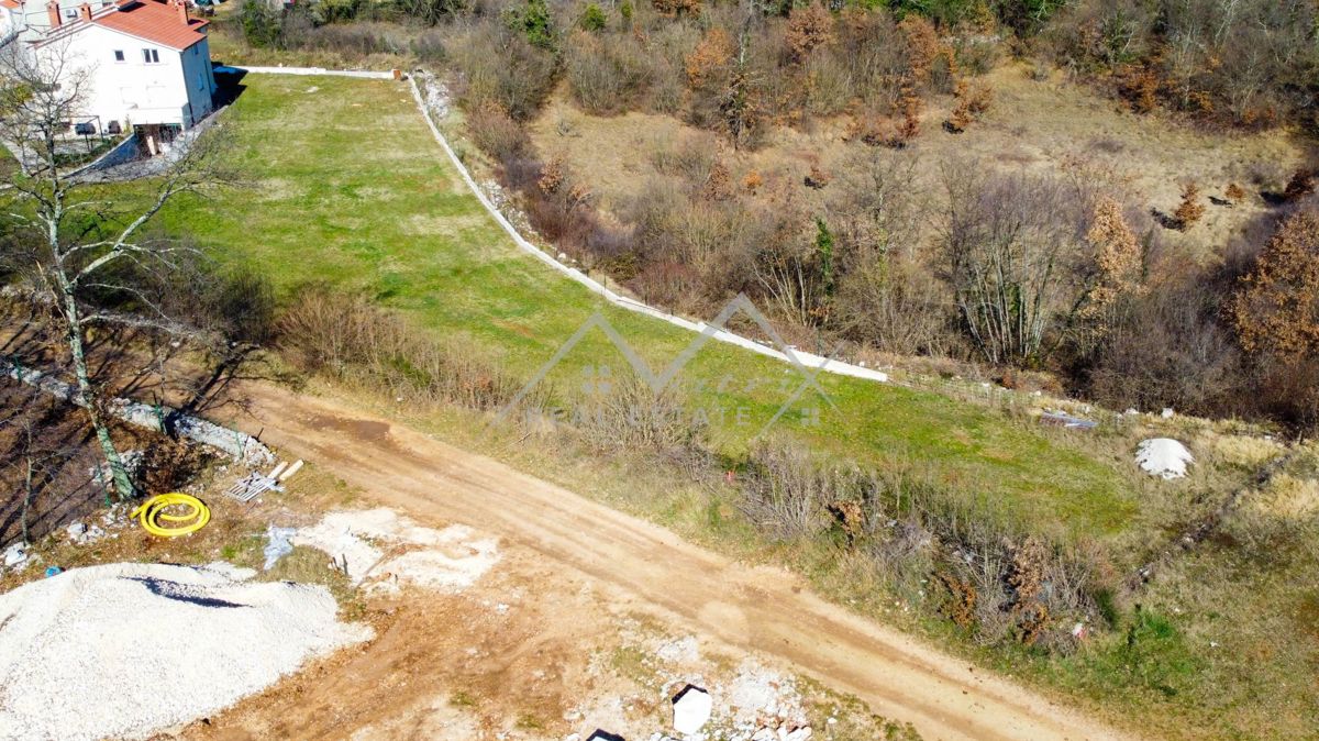 Zemljišče Svetvinčenat, 1.300m2