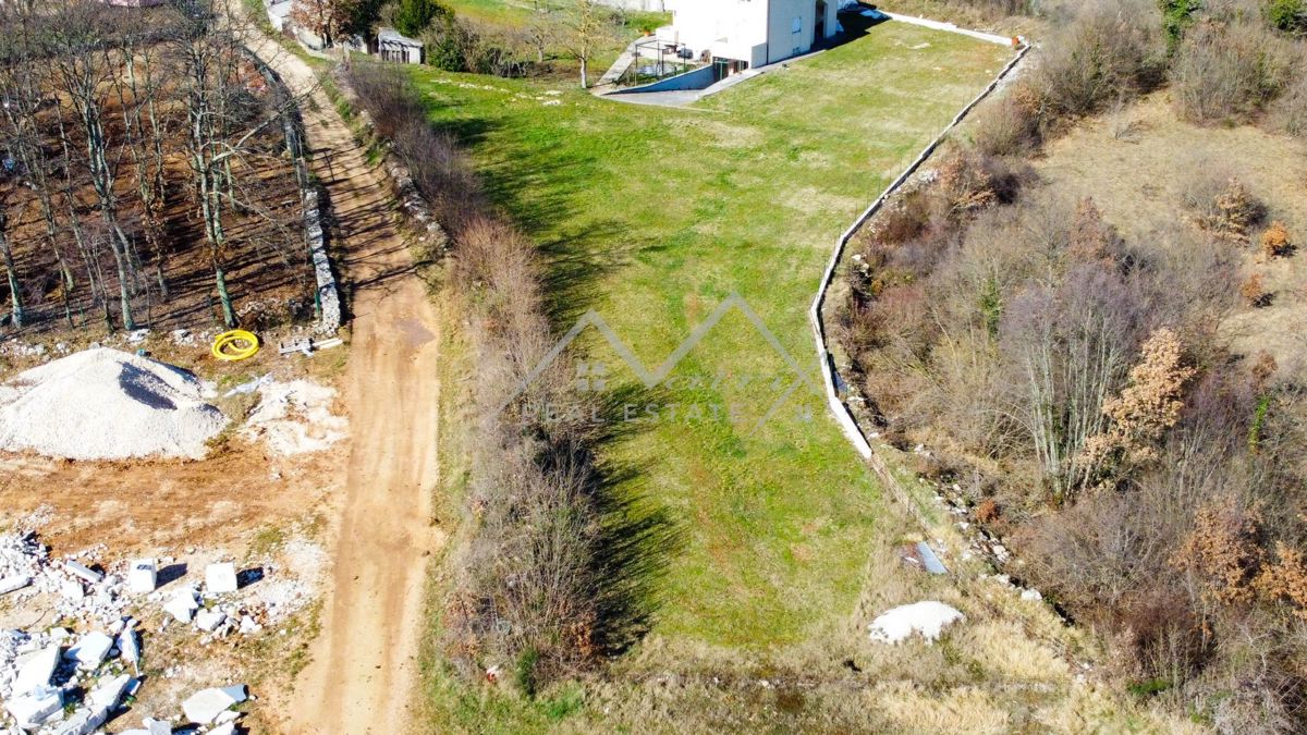 Zemljišče Svetvinčenat, 1.300m2