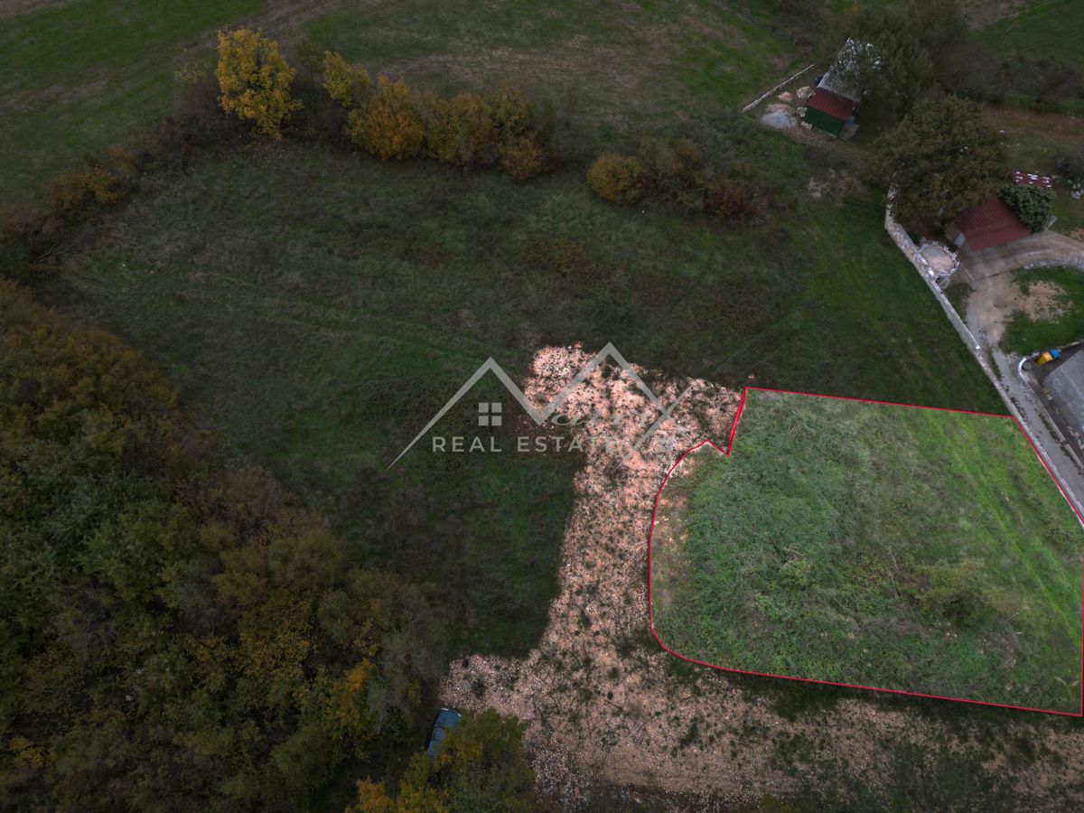 Poreč okolica, atraktivno zemljišče z dokončanim projektom