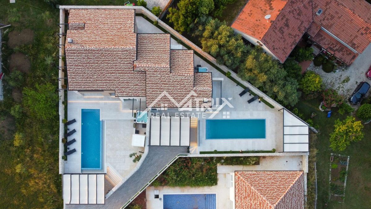 Novigrad okolica, luksuzna in popolnoma opremljena hiša