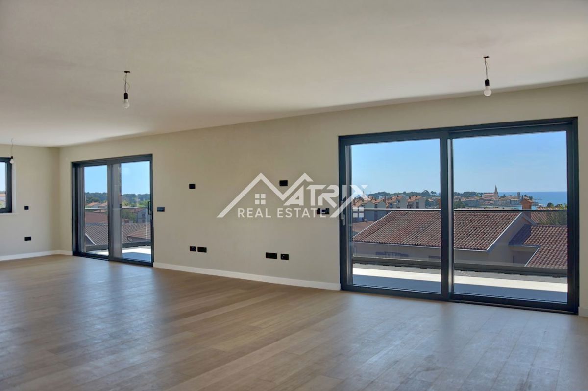 Poreč, penthouse s strešno teraso in pogledom na morje