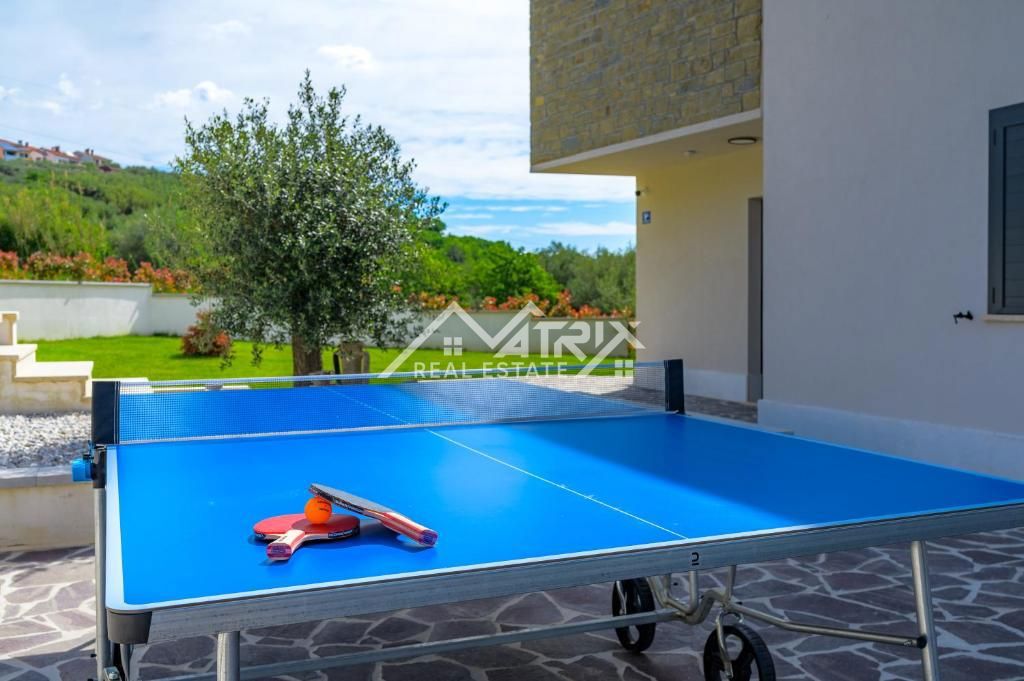Buje, razkošna vila s prekrasnim razgledom