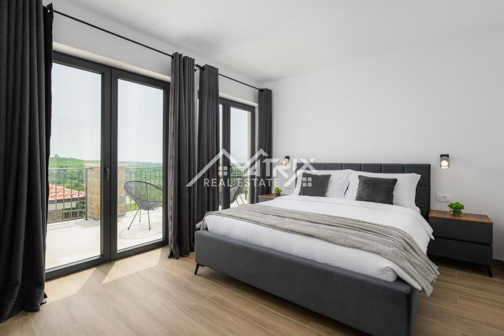 Buje, razkošna vila s prekrasnim razgledom