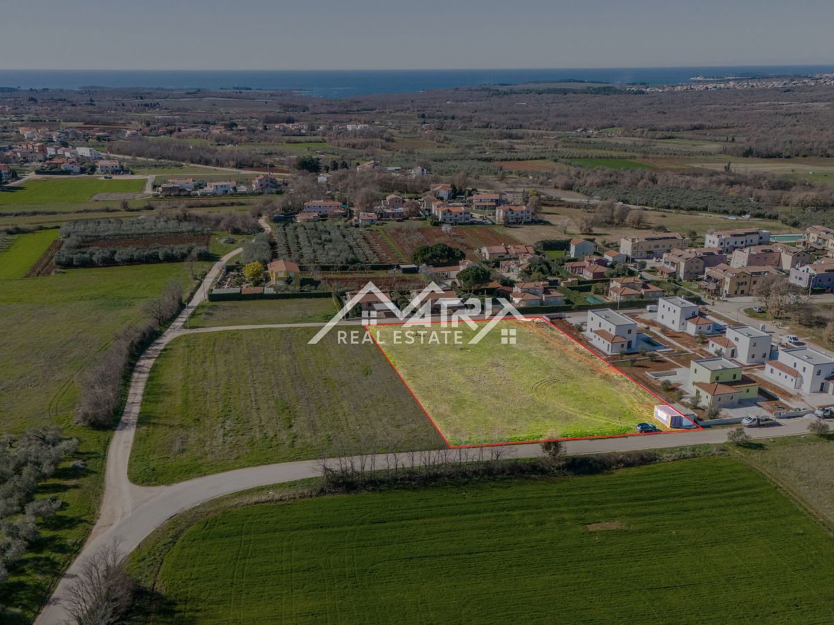 Okolica Poreča, Gradbeno zemljišče za gradnjo 3 hiš