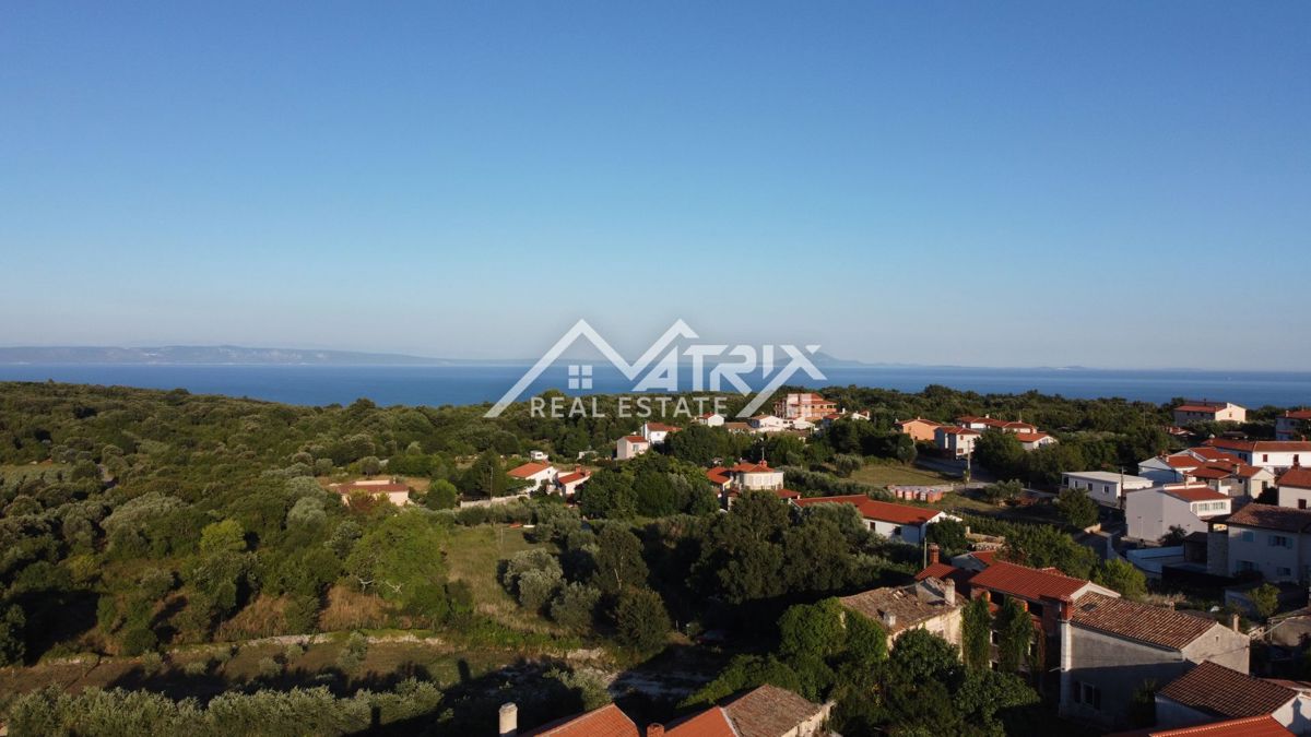 Kavran, Gradbena parcela s pogledom na morje blizu plaže