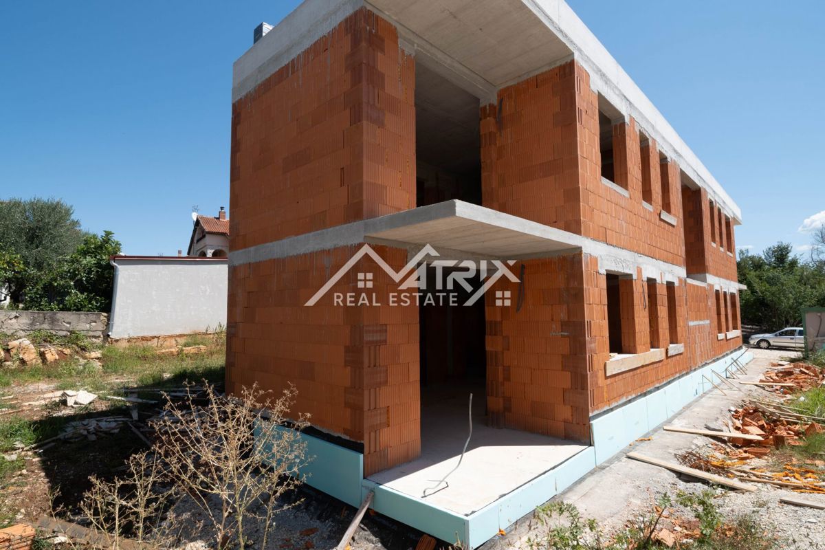 Poreč, pritlično stanovanje z vrtom v bližini morja