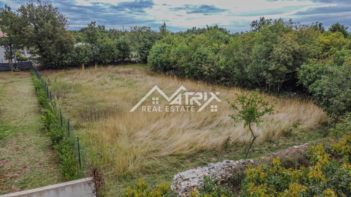 Vodnjan okolica, zazidljivo zemljišče v mirni naravi