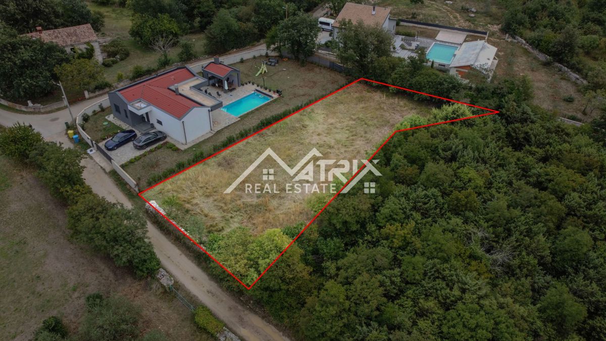 Vodnjan okolica, zazidljivo zemljišče v mirni naravi