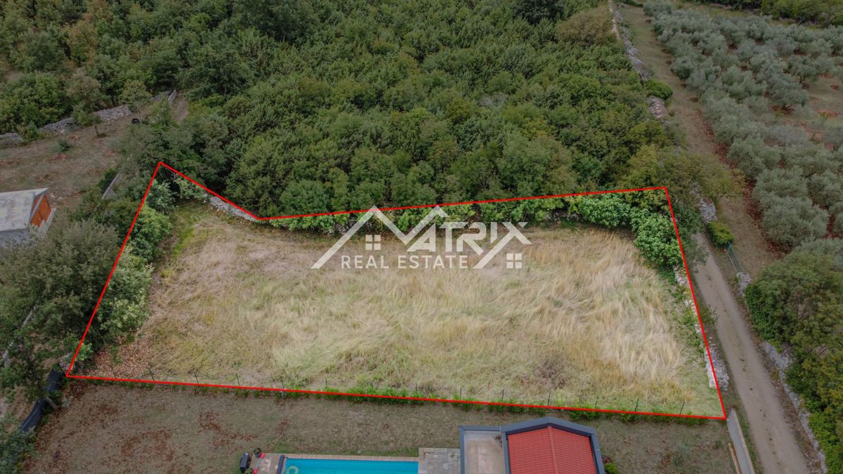 Vodnjan okolica, zazidljivo zemljišče v mirni naravi