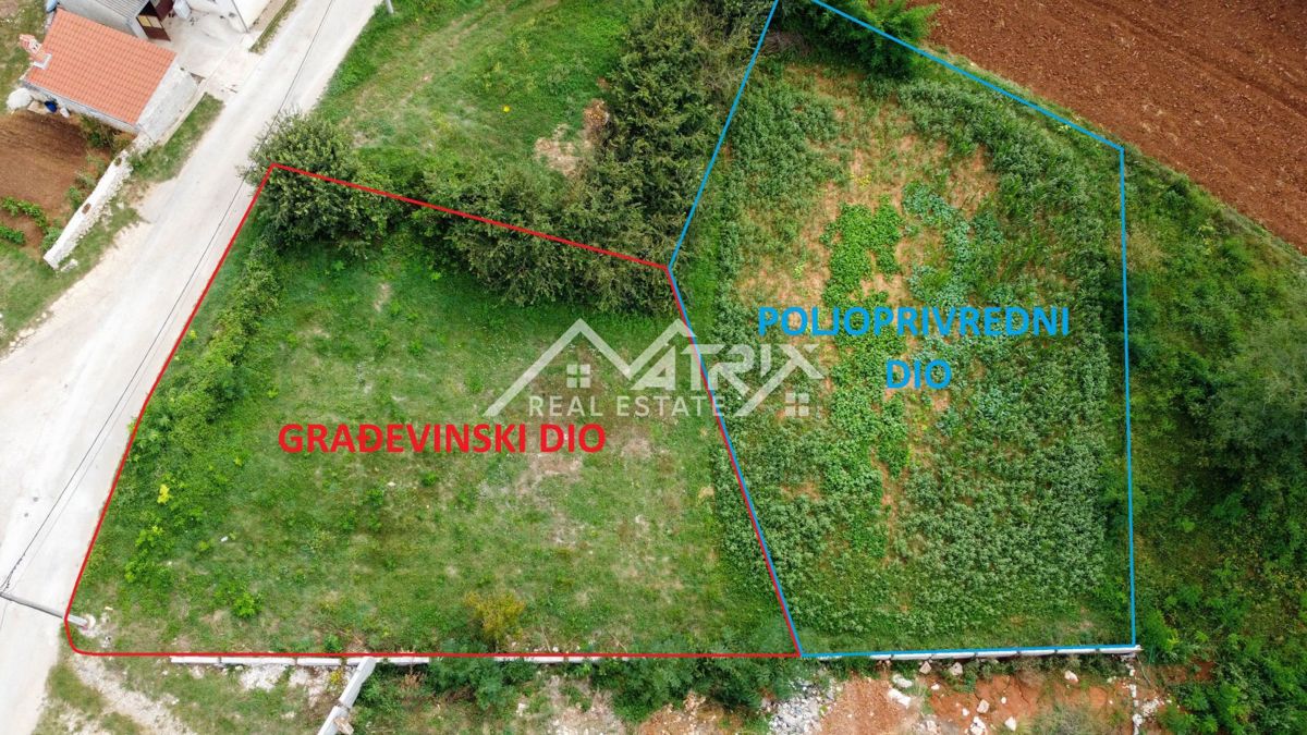 Območje Marčane kompleksno zemljišče z gradbenim dovoljenjem