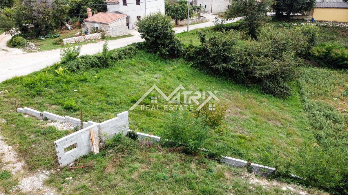 Območje Marčane kompleksno zemljišče z gradbenim dovoljenjem