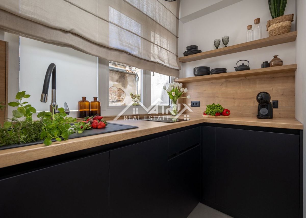 Pula, čudovito moderno dizajnersko stanovanje v centru mesta