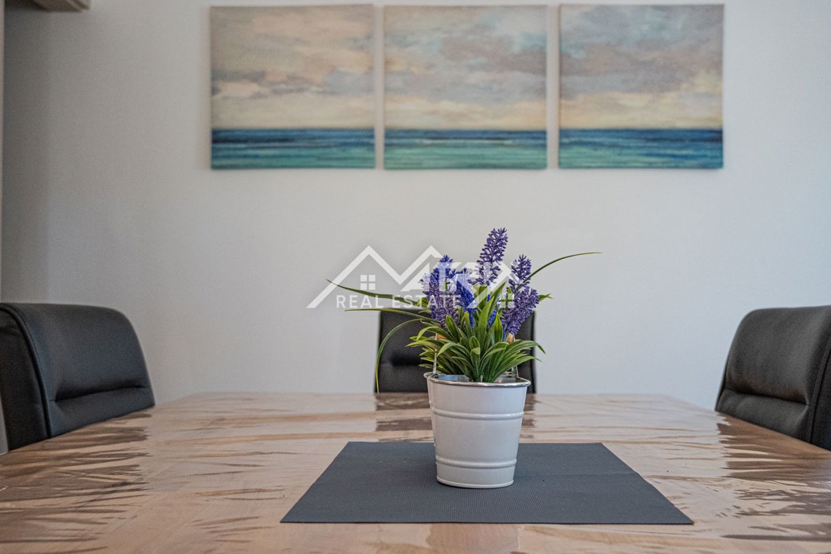 Poreč okolica, čudovita kamnita hiša z bazenom in velikim vrtom